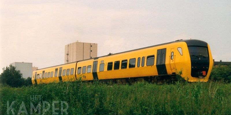 1. DM'90 3401 op de spoordijk, 19 juli 1998