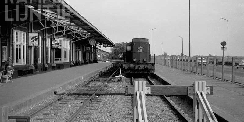 1a.  Kampen 28 juli 1959, NS 2498, in de kap nog een lichtdoorlatend deel (foto R. Ankersmit)