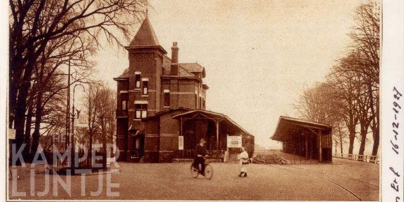 3. Een stil en verlaten oprit naar het Stationsplein in 1927