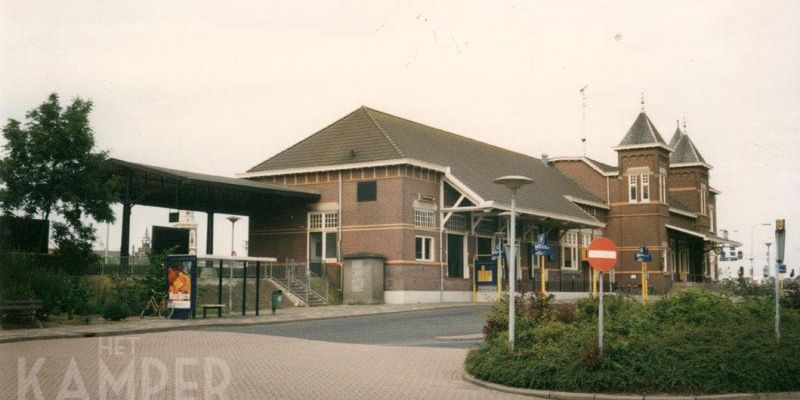 4. Waar eens het Kikkergat lag is nu een busstation, eind jaren 90