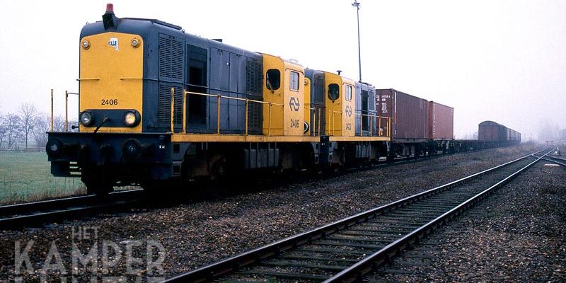 5a. NS 2406 en 2423, Kampen 28 december 1988 (foto L.J. Beumer)