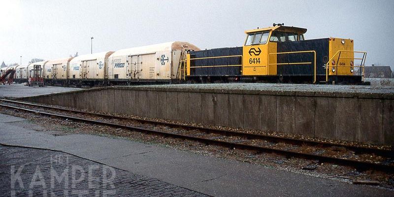 6. NS 6414, Kampen 27 december 1990 (foto L.J. Beumer)