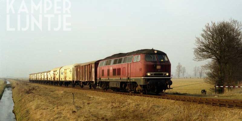 6h. Westenholte 5 mei 1982, DB 216 156 met trein 760344 op weg naar Zwolle (foto Rein van Putten)