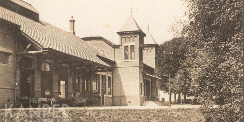 7. Station Kampen met op de voorgrond de wal van het Kikkergat