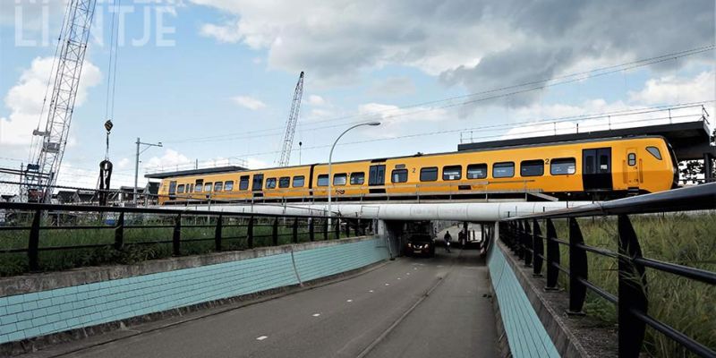 11c. Zwolle Station Stadshagen 3 september 2017, DM’90 3447 boven Rozentunnel (foto Kasper Haar)