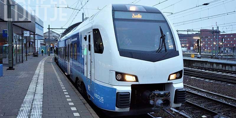 1g. Zwolle 10 december 2017, Keolis 7301 langs perron in Zwolle (foto K. Haar)