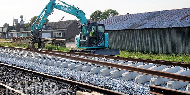 24k. Kampen 21 juni 2017, de rail wordt aangebracht (foto Kasper Haar)