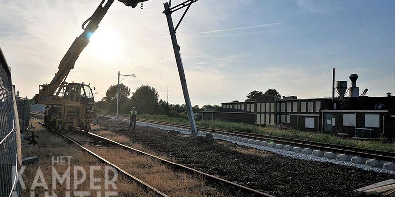 24n. Kampen 21 juni 2017,  een mast wordt geplaatst (foto Kasper Haar)