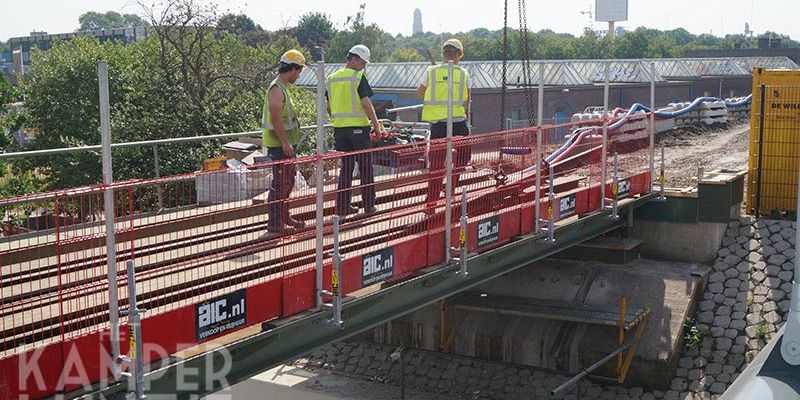 24w. Zwolle spoorbrug Blaloweg 22 juni 2017, verwijderen van de rails (foto Kasper Haar)