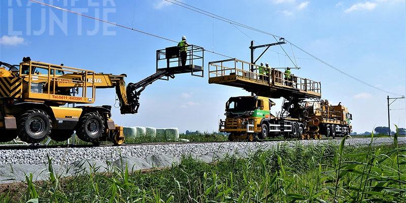 27j. IJsselmuiden Sonnenbergweg 7 juli 2017, aanbrengen bovenleiding 2 (foto  Kasper Haar)