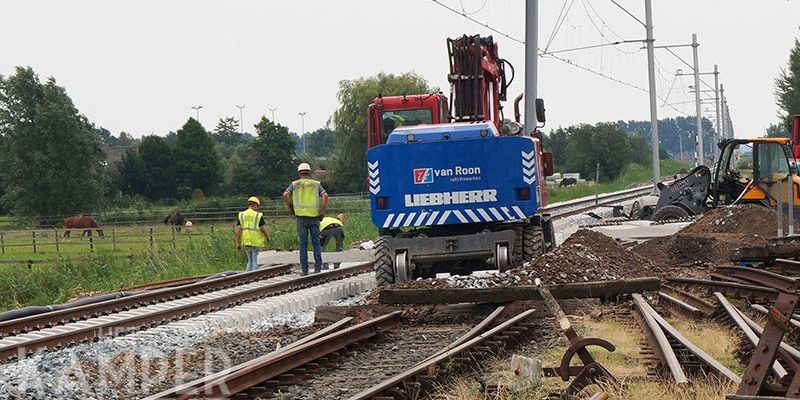 33c. Kampen 19 juli 207, t.p.v. het verwijderde wissel worden dwarsliggers geplaatst (foto K. Haar)