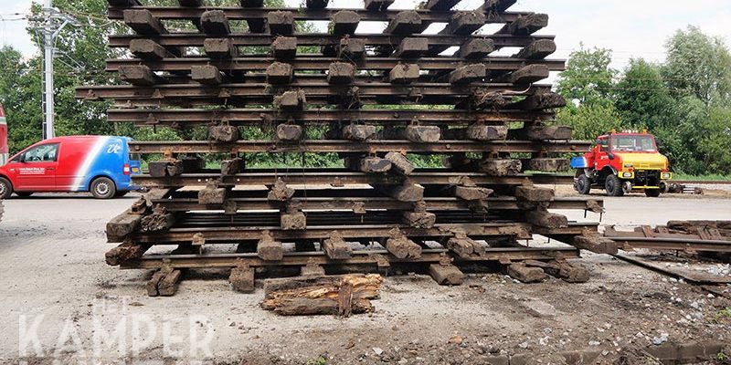 34z. Kampen 22 juli 2017, opgestapelde stukken spoor (foto Kasper Haar)