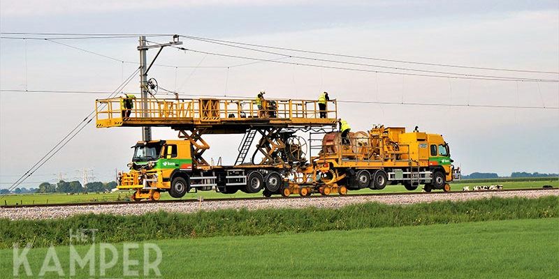 35h. Mastenbroek Bisschopswetering 26 juli 2017, er wordt volop aan de bedrading gewerkt (foto K. Haar)