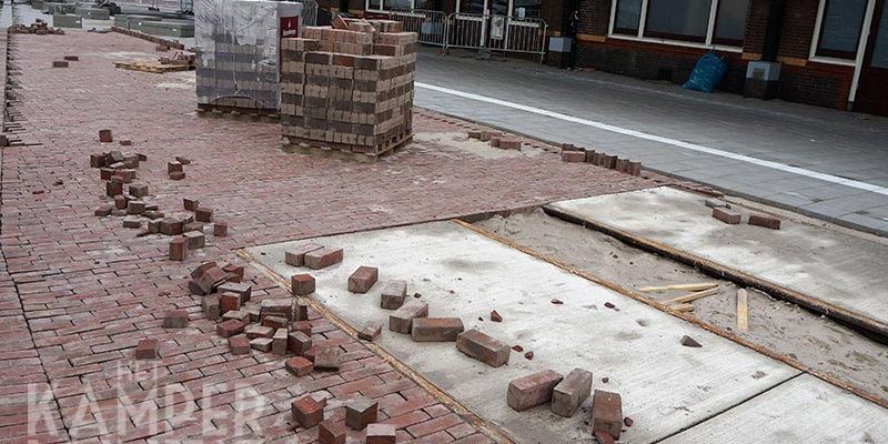 36h. Kampen 29 juli 2017, het bestraten van het stationsplein (foto Kasper Haar)