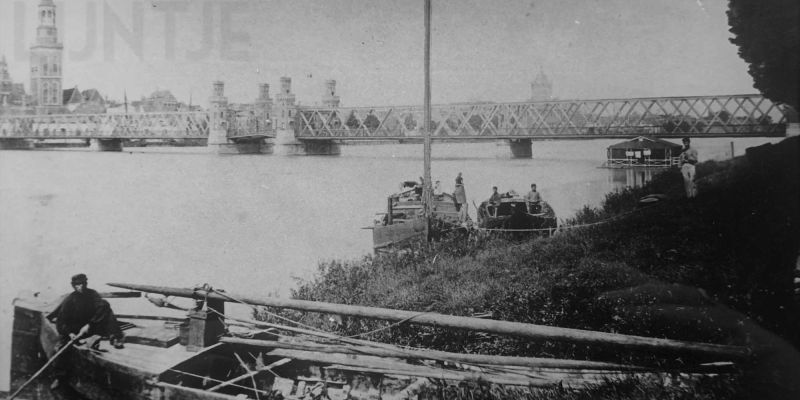 5aa. Kampen ca. 1930,  Inlaat Mastenbroekerschutsluis vanuit de IJssel (foto collectie Kasper Haar)