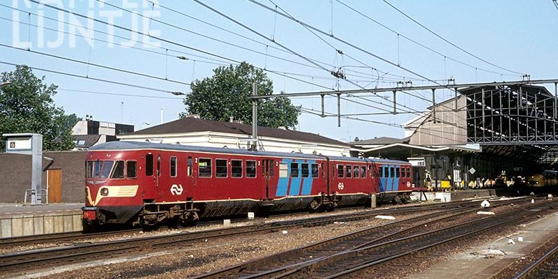 1l. Zwolle 11 juli 1983, NS 74 gereed voor vertrek naar Kampen (foto Paul van Baarle)