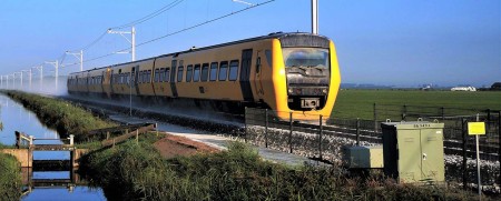 Stofwolk achter de trein